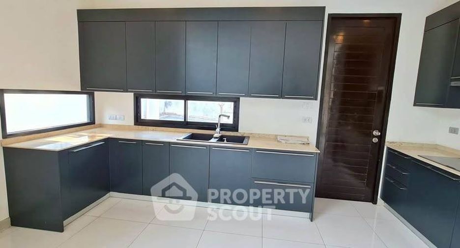 For sale 3 bedrooms house in Mueang Chon Buri, Chonburi