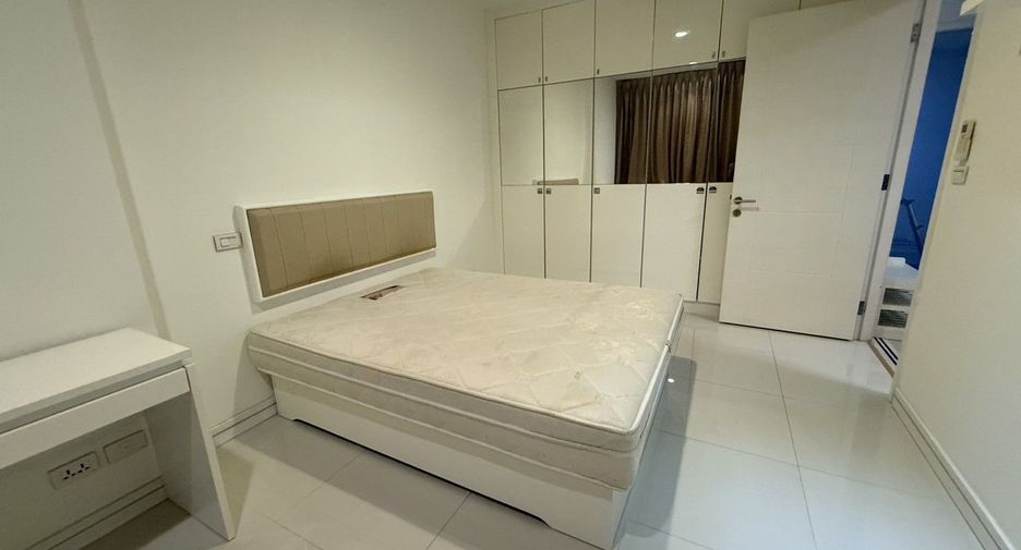 À vendre 1 chambre condo à Huai Khwang, Bangkok