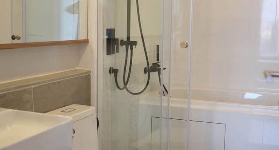 Condo en venta de 2 habitaciones en Khlong Toei, Bangkok