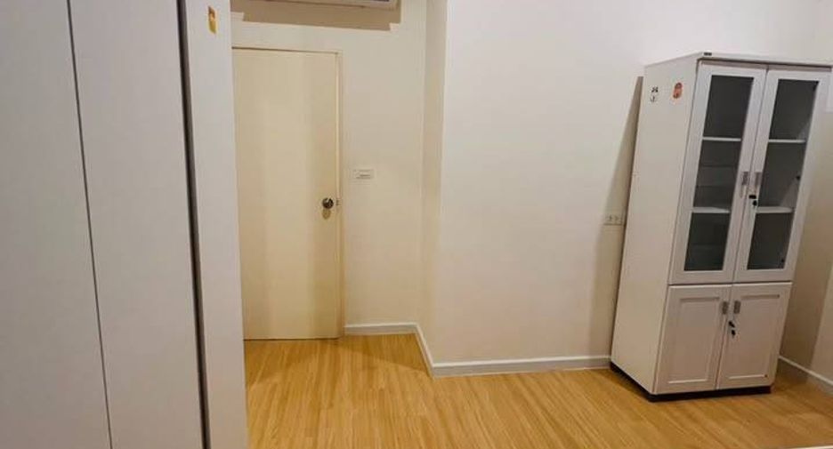 For sale 3 bedrooms townhouse in Bang Kapi, Bangkok