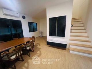 For sale 3 bedrooms townhouse in Bang Kapi, Bangkok