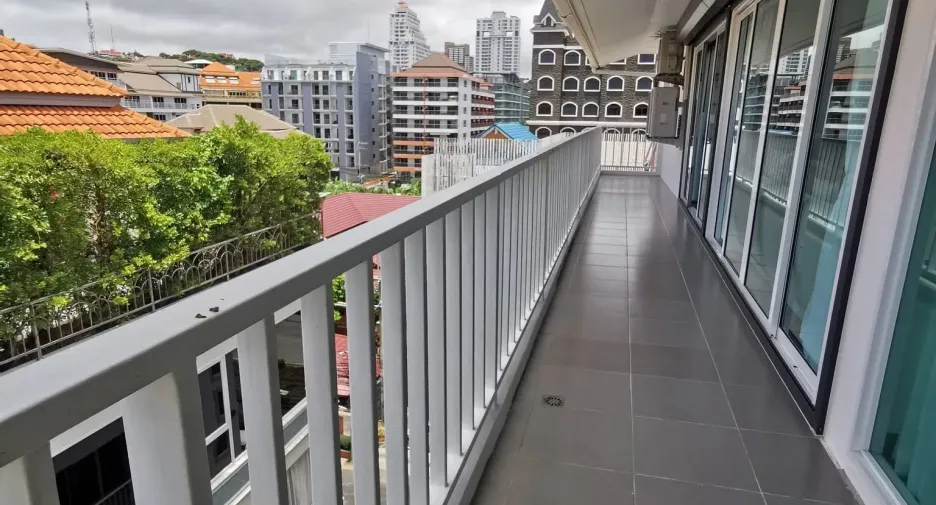 For rent 3 ベッドルーム condo in Bang Lamung, Chonburi