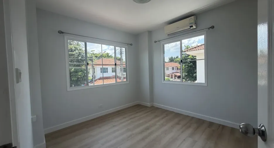 For rent 3 bedrooms house in San Sai, Chiang Mai