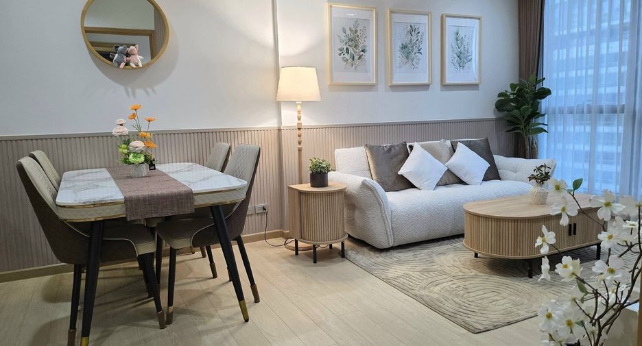 For rent 2 bedrooms condo in Khlong Toei, Bangkok