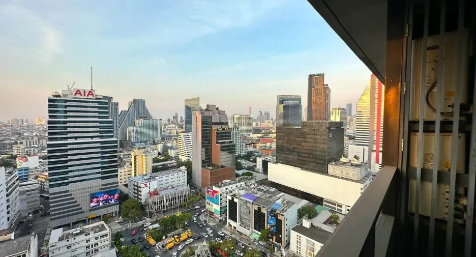 For rent 2 bedrooms condo in Bang Rak, Bangkok
