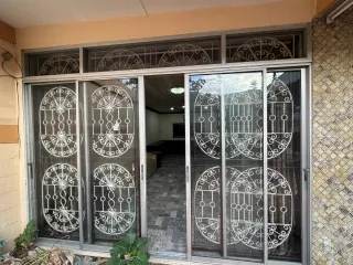 For sale and for rent 4 bedrooms townhouse in Thon Buri, Bangkok