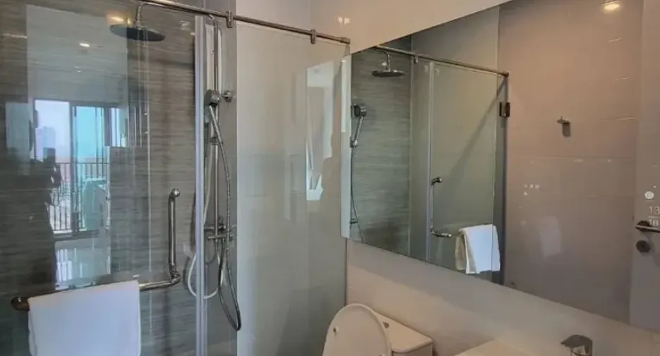 For sale 1 bed condo in Mueang Samut Prakan, Samut Prakan