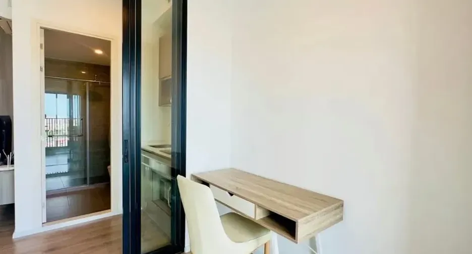 For sale 1 bed condo in Mueang Samut Prakan, Samut Prakan