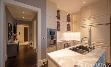 For rent 3 bedrooms condo in Pathum Wan, Bangkok