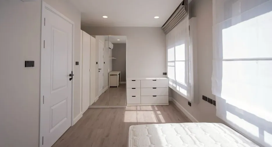 For rent 2 bedrooms apartment in Khlong Toei, Bangkok