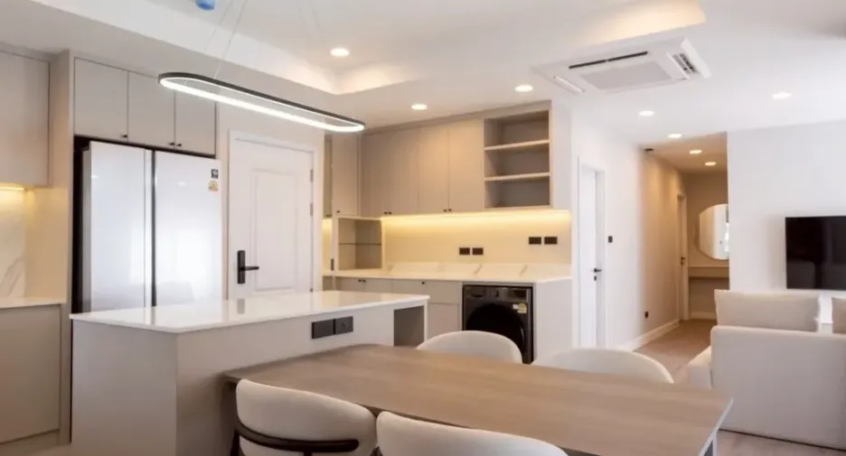 For rent 2 bedrooms apartment in Khlong Toei, Bangkok