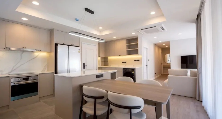 For rent 2 bedrooms apartment in Khlong Toei, Bangkok