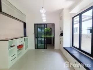 Casa en venta de 4 habitaciones en Nong Khaem, Bangkok