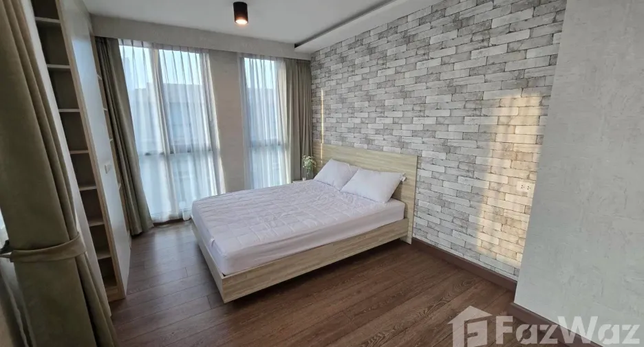 For rent 3 ベッドルーム condo in Phra Khanong, Bangkok
