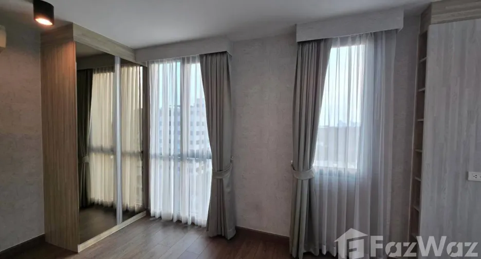 For rent 3 ベッドルーム condo in Phra Khanong, Bangkok
