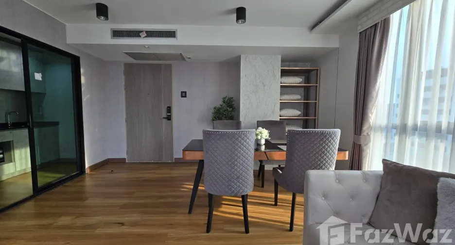For rent 3 ベッドルーム condo in Phra Khanong, Bangkok