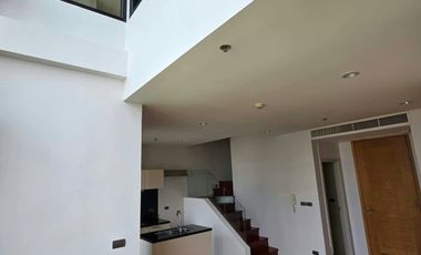 Продажа 2 спальни кондо в Кхлонг Сан, Бангкок