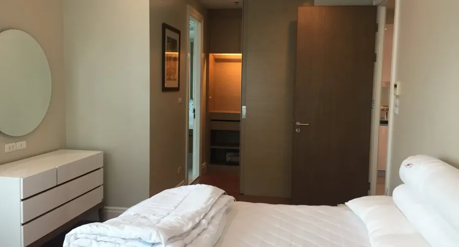 For sale 1 bed condo in Khlong Toei, Bangkok