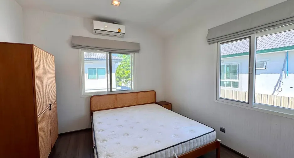 For rent 4 bedrooms house in Mueang Chiang Mai, Chiang Mai