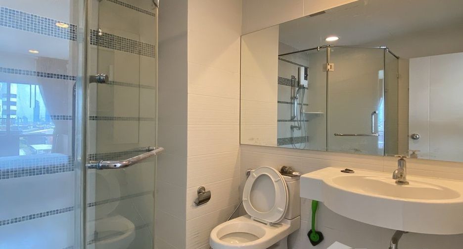 For rent 1 bed condo in Sathon, Bangkok