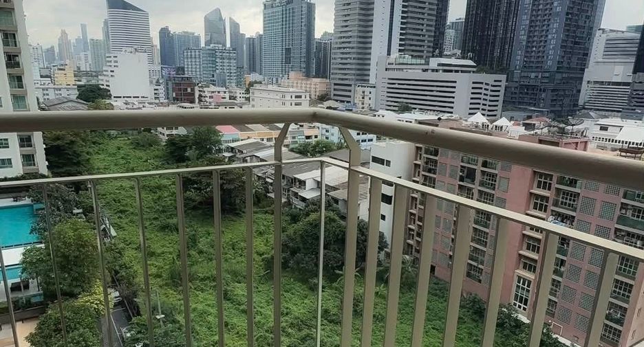 Condo en alquiler de 2 habitaciones en Huai Khwang, Bangkok