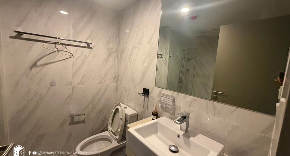 For rent 2 bedrooms condo in Khlong Toei, Bangkok