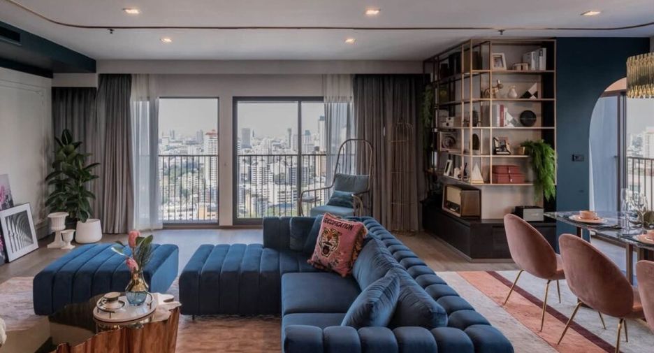 For rent 3 bedrooms condo in Khlong Toei, Bangkok