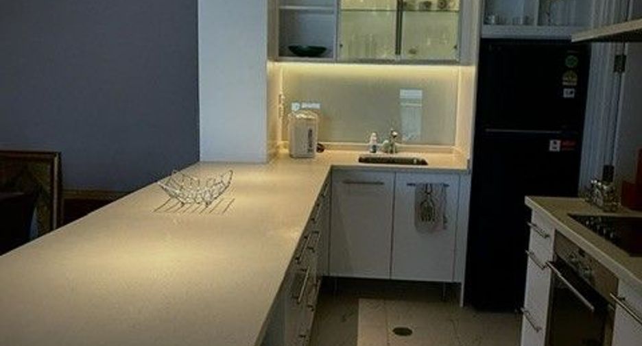 Condo en alquiler de 2 habitaciones en Sathon, Bangkok