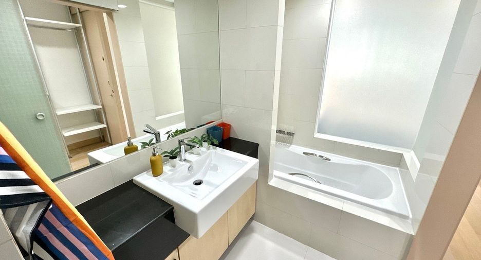 For sale 1 bed condo in Khlong San, Bangkok