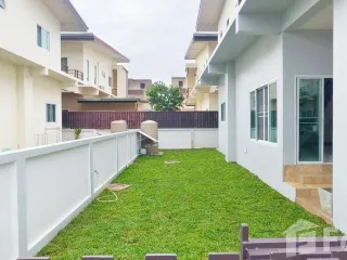 Reihenhaus zum Kauf mit 2 Zimmer in San Kamphaeng, Chiang Mai