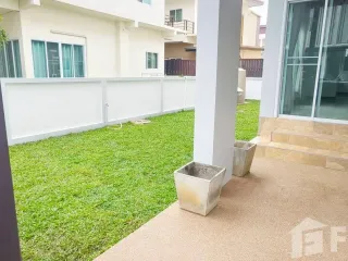 Reihenhaus zum Kauf mit 2 Zimmer in San Kamphaeng, Chiang Mai