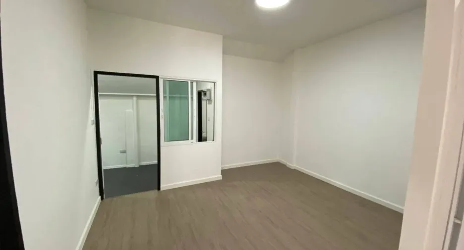 Casa adosada en venta de 2 habitaciones en Mueang Chiang Mai, Chiang Mai