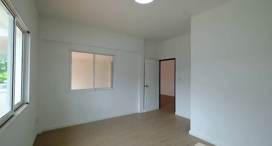 Casa adosada en venta de 2 habitaciones en Mueang Chiang Mai, Chiang Mai