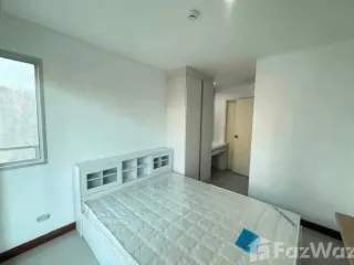 À louer 2 chambres condo à Din Daeng, Bangkok