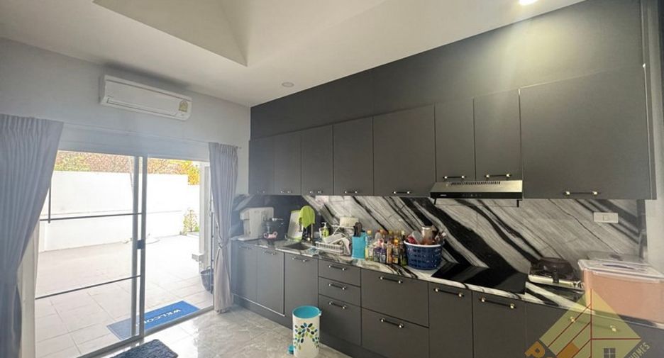 For sale 4 bedrooms house in Bang Lamung, Chonburi