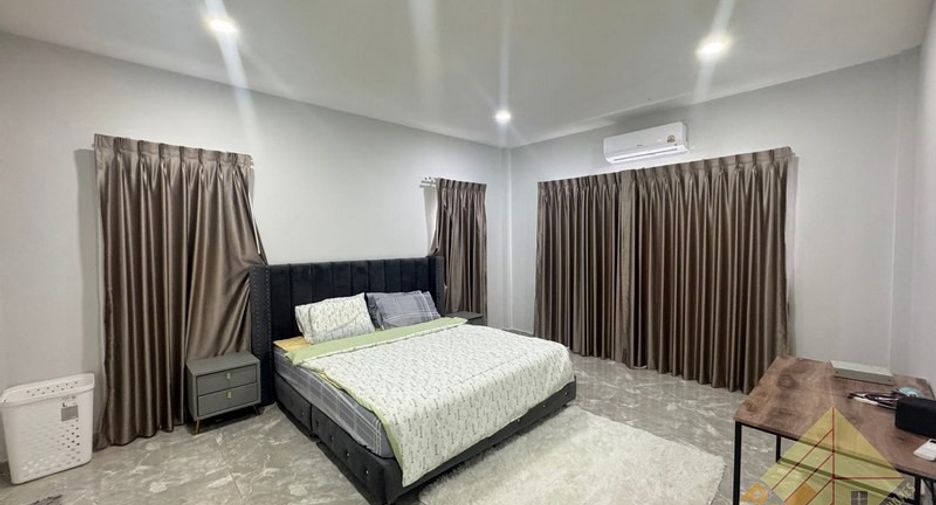 For sale 4 bedrooms house in Bang Lamung, Chonburi