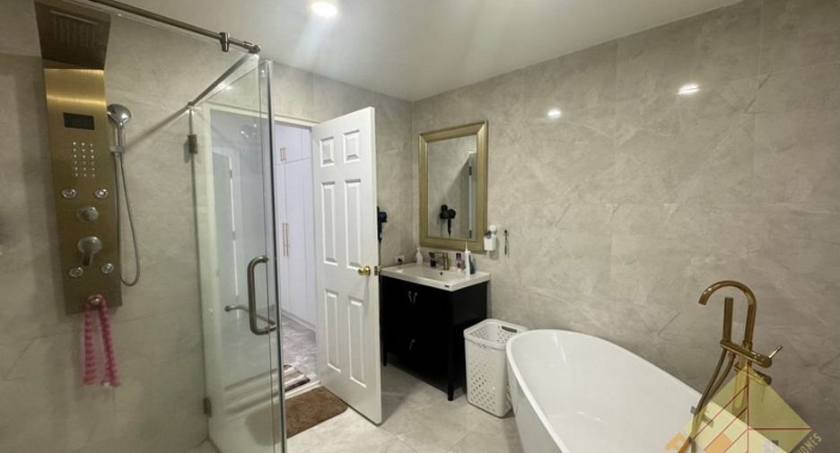 For sale 4 bedrooms house in Bang Lamung, Chonburi
