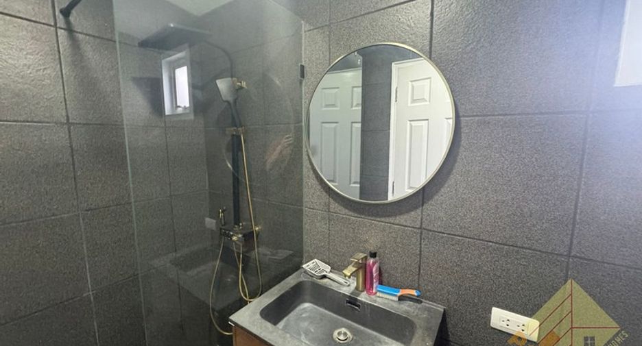For sale 4 bedrooms house in Bang Lamung, Chonburi