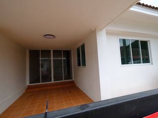 Reihenhaus zum Kauf mit 2 Zimmer in Mueang Chiang Mai, Chiang Mai