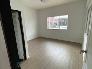 Reihenhaus zum Kauf mit 2 Zimmer in Mueang Chiang Mai, Chiang Mai