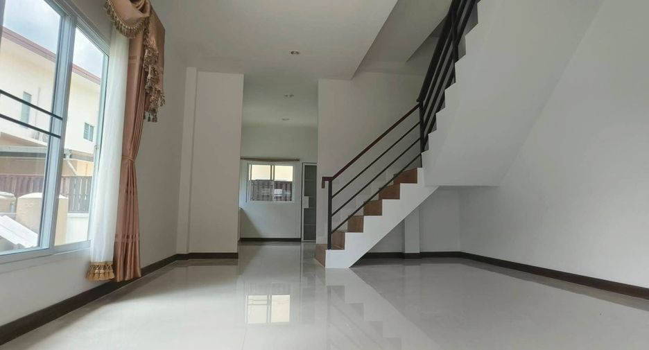 Reihenhaus zum Kauf mit 2 Zimmer in San Kamphaeng, Chiang Mai
