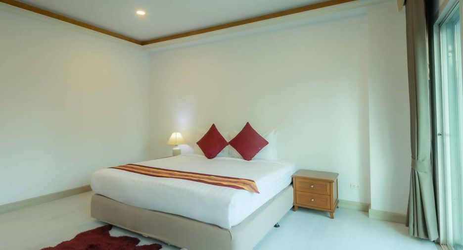 For rent 3 bedrooms apartment in Watthana, Bangkok