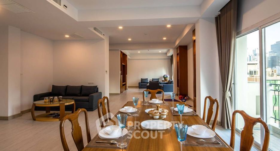 For rent 3 bedrooms apartment in Watthana, Bangkok