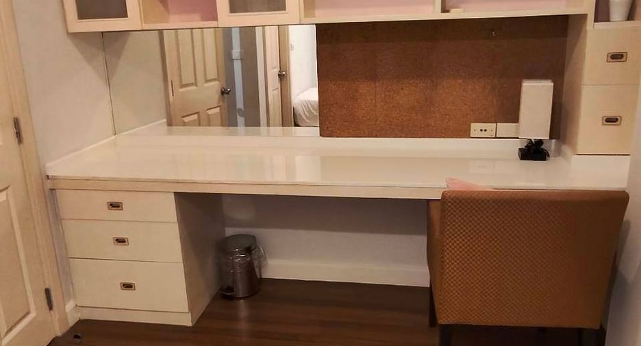 For rent 2 bedrooms condo in Phaya Thai, Bangkok