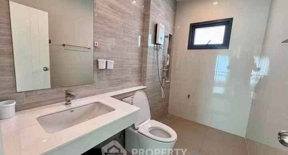 For rent 4 bedrooms townhouse in Bang Lamung, Chonburi