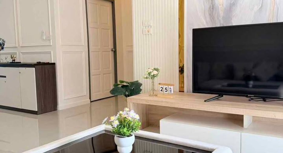 For rent 3 bedrooms townhouse in Bang Lamung, Chonburi