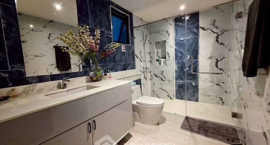 Haus zur Miete mit 5 Zimmer in Bang Lamung, Chonburi