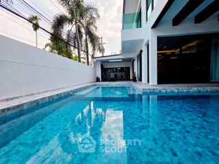 Haus zur Miete mit 5 Zimmer in Bang Lamung, Chonburi