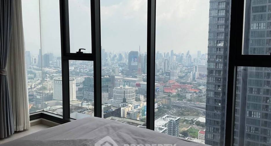 For rent 2 bedrooms condo in Huai Khwang, Bangkok