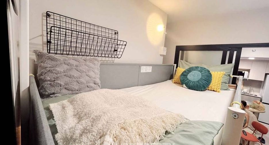 Wohnung zur Miete mit 2 Zimmer in Huai Khwang, Bangkok